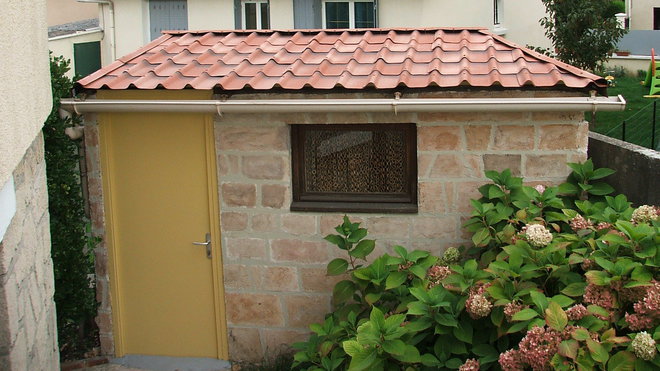 Isolation toit cabane jardin