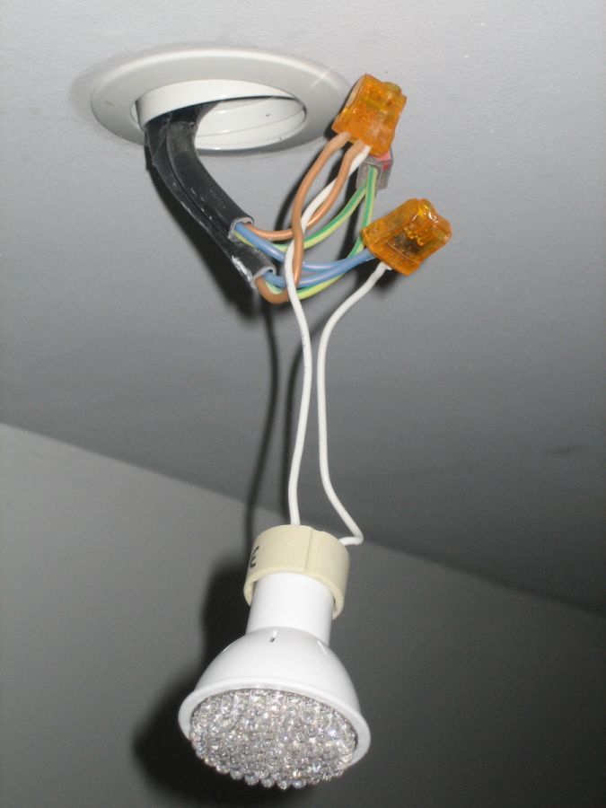 Schema electrique spot encastrable 220v