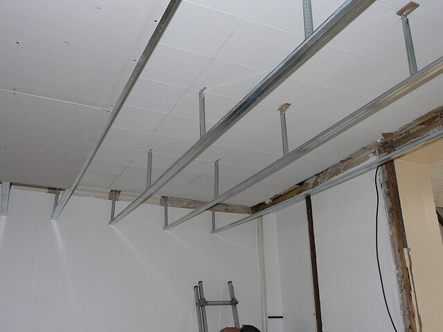 Insonoriser un plafond existant