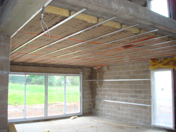 Isolation phonique et thermique plafond