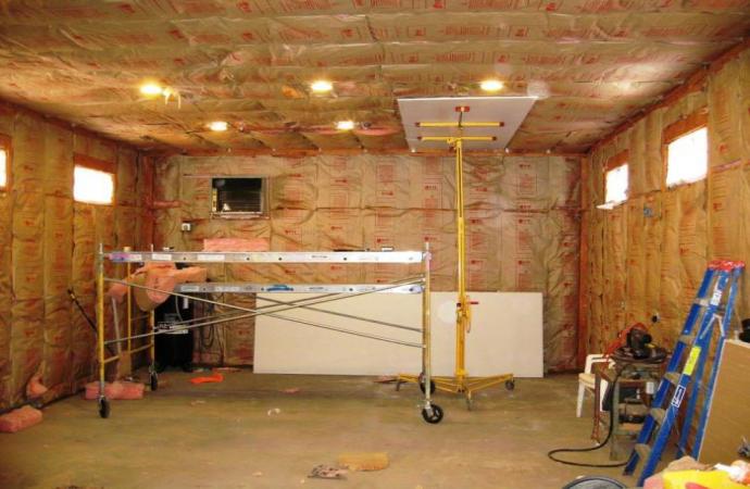Comment isoler un plafond de garage